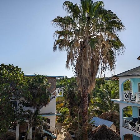 Home Sweet Home Resort Негрил Экстерьер фото