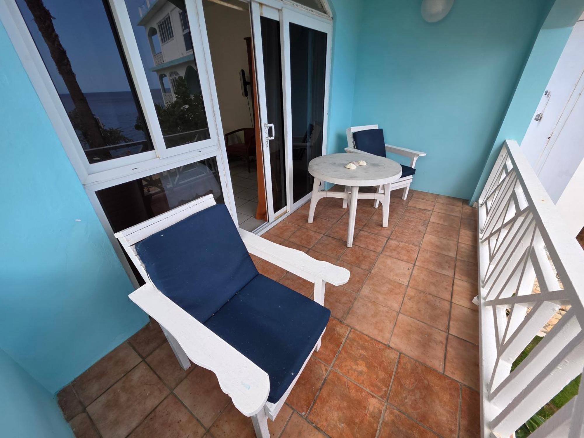 Home Sweet Home Resort Негрил Экстерьер фото
