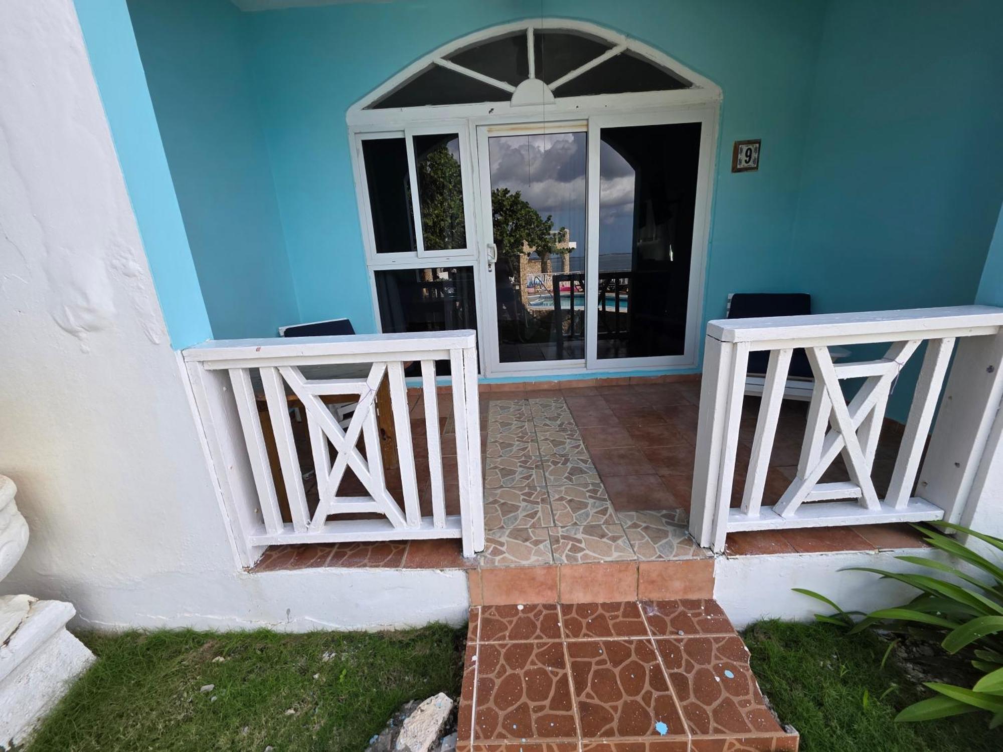 Home Sweet Home Resort Негрил Экстерьер фото